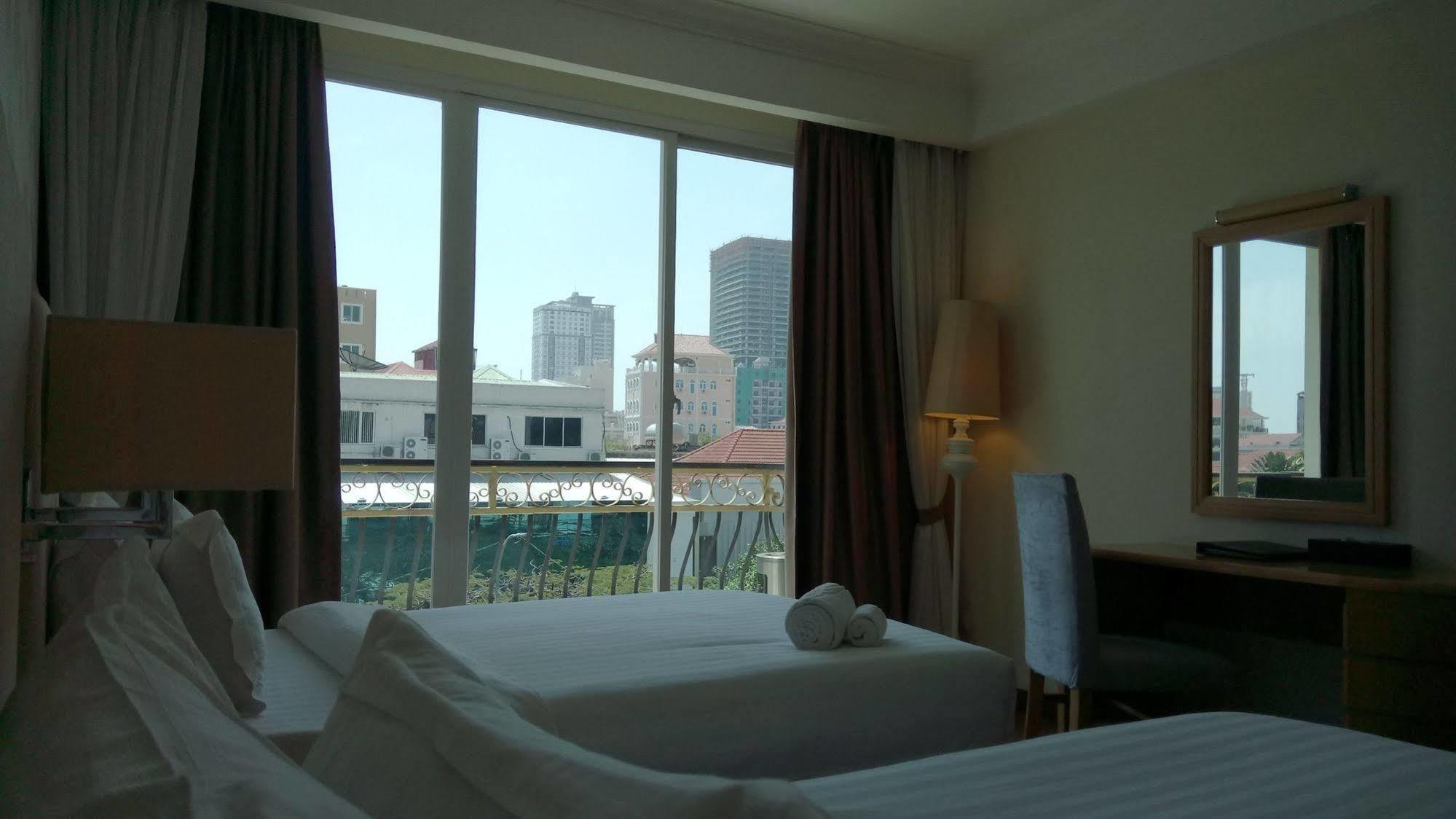 Discovery Hotel Phnom Penh Extérieur photo
