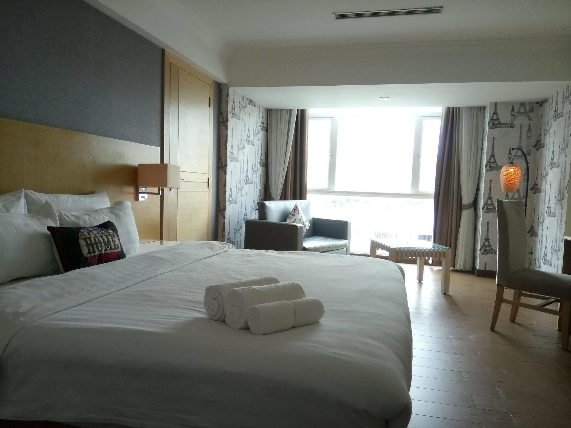 Discovery Hotel Phnom Penh Extérieur photo