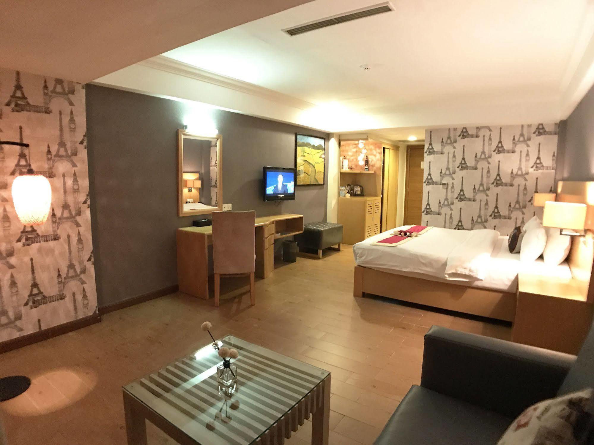 Discovery Hotel Phnom Penh Extérieur photo